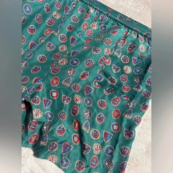 Vintage Christian Dior Monsieur 100% Silk Green Print Boxer Shorts
Size: Small - Picture 4 of 4
